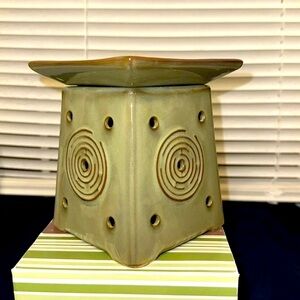 New Scentsy Home Authentic SENDAI Fragrance Wax Melt Warmer original box